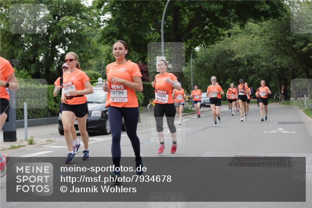 15.06.2025 - REWE Women's Run Jannik Wohlers http://msf.ph/oto/7934678 15.06.2025 08:25:45 Laufen 10775, 10795, 10245, 10176 meine-sportfotos.de