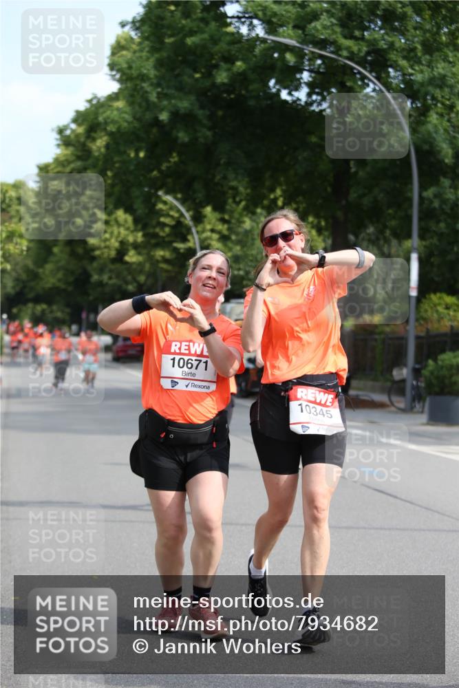 15.06.2025 - REWE Women's Run Jannik Wohlers http://msf.ph/oto/7934682 15.06.2025 09:52:22 Laufen 10671, 10345 meine-sportfotos.de