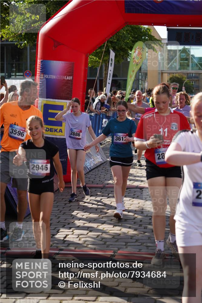 13.06.2025 - Holstenköstenlauf Felixshl http://msf.ph/oto/7934684 13.06.2025 18:03:54 Laufen 2017, 2192, 2573, 2756, 2832, 2833, 2859, 2886, 2946, 3274, 3596, 3611, 3612, 3837, 3908 meine-sportfotos.de