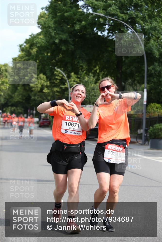15.06.2025 - REWE Women's Run Jannik Wohlers http://msf.ph/oto/7934687 15.06.2025 09:52:22 Laufen 10671, 10345 meine-sportfotos.de