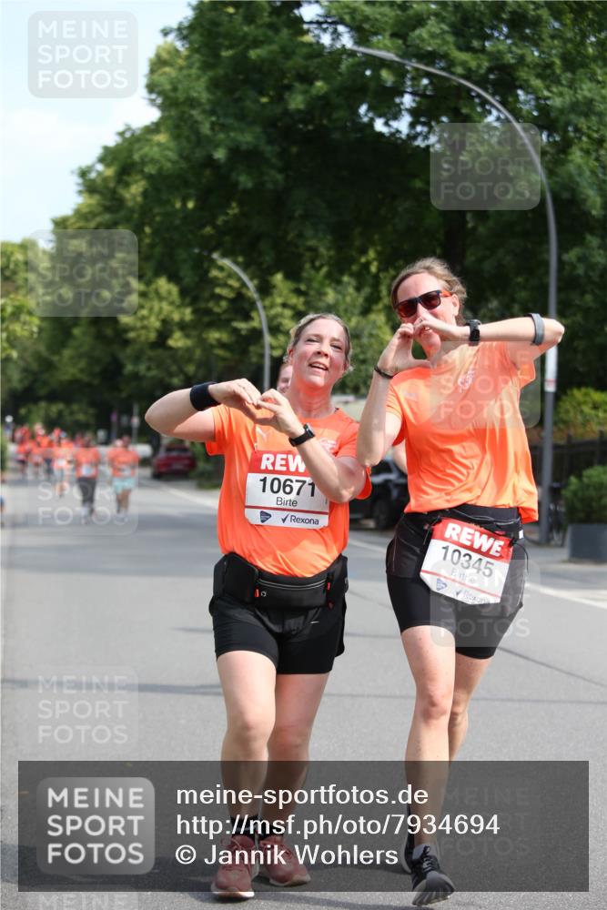 15.06.2025 - REWE Women's Run Jannik Wohlers http://msf.ph/oto/7934694 15.06.2025 09:52:22 Laufen 10671, 10345 meine-sportfotos.de