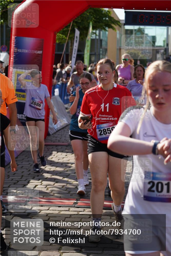 13.06.2025 - Holstenköstenlauf Felixshl http://msf.ph/oto/7934700 13.06.2025 18:03:55 Laufen 2192, 2573, 2756, 2832, 2833, 2886, 3274, 3596, 3611, 3612, 3837, 3908 meine-sportfotos.de
