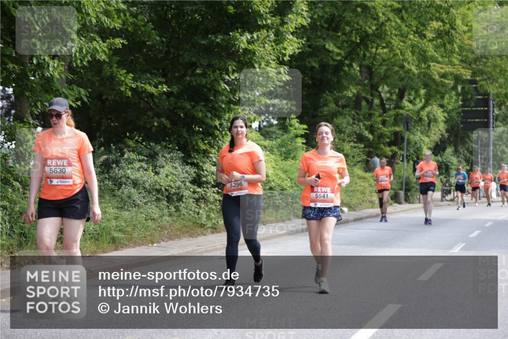 15.06.2025 - REWE Women's Run Jannik Wohlers http://msf.ph/oto/7934735 15.06.2025 10:12:27 Laufen 5630, 5296, 5541 meine-sportfotos.de