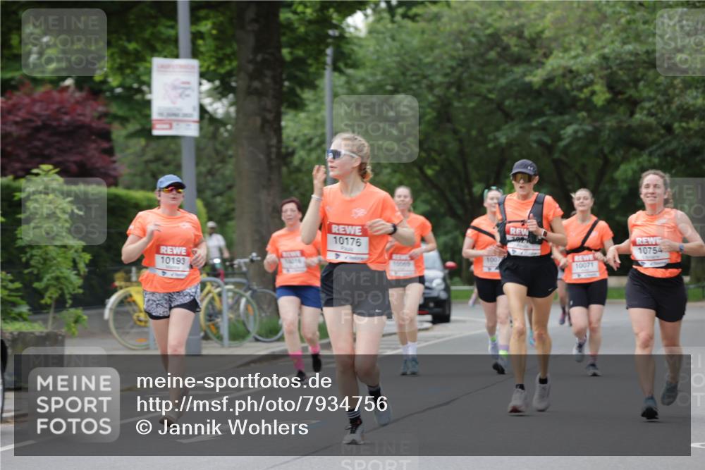 15.06.2025 - REWE Women's Run Jannik Wohlers http://msf.ph/oto/7934756 15.06.2025 08:25:46 Laufen 10193, 10176, 10069, 1007, 10754, 10071 meine-sportfotos.de