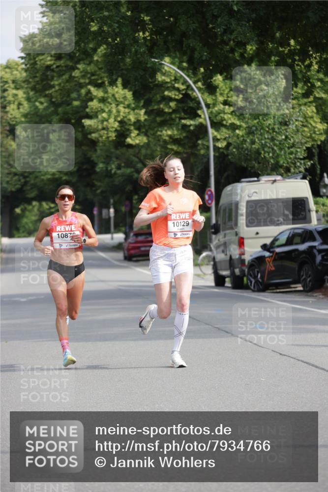 15.06.2025 - REWE Women's Run Jannik Wohlers http://msf.ph/oto/7934766 15.06.2025 08:37:52 Laufen 1087, 10129 meine-sportfotos.de