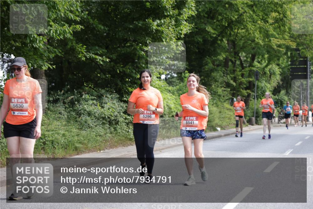 15.06.2025 - REWE Women's Run Jannik Wohlers http://msf.ph/oto/7934791 15.06.2025 10:12:28 Laufen 5630, 5296, 5541 meine-sportfotos.de
