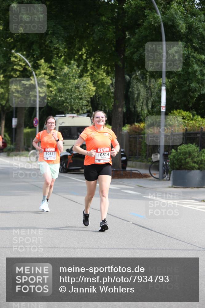 15.06.2025 - REWE Women's Run Jannik Wohlers http://msf.ph/oto/7934793 15.06.2025 09:52:38 Laufen 10831, 10814 meine-sportfotos.de
