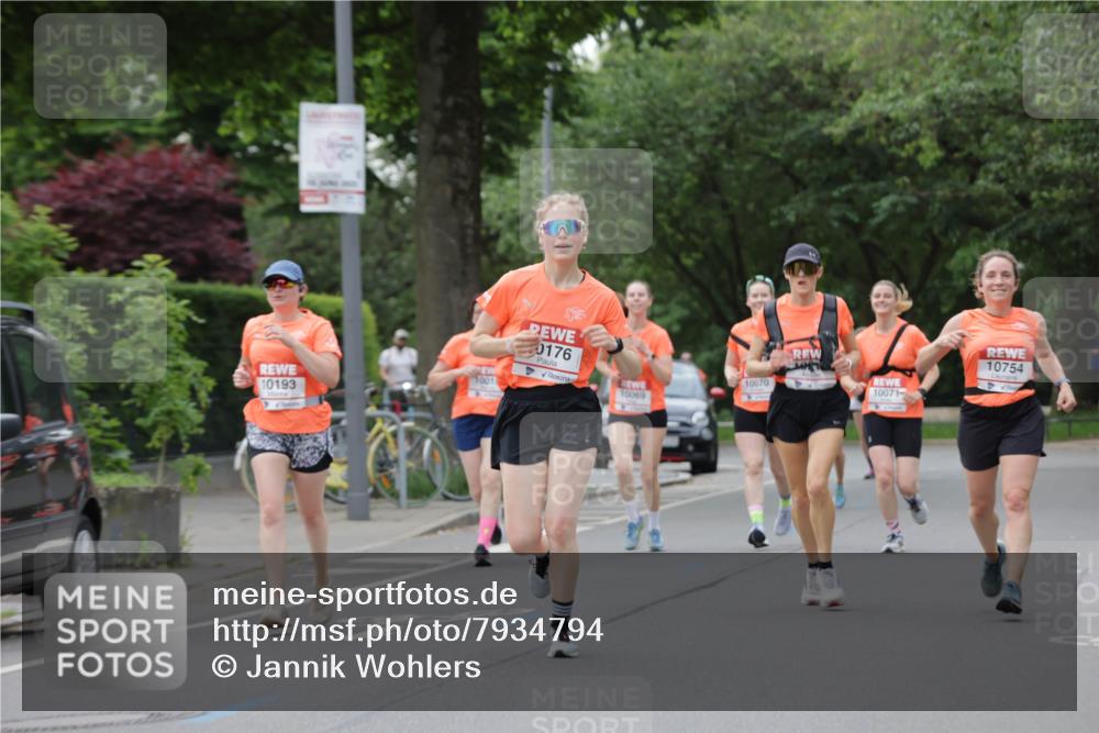 15.06.2025 - REWE Women's Run Jannik Wohlers http://msf.ph/oto/7934794 15.06.2025 08:25:47 Laufen 10193, 10754, 0176, 10070, 10071, 1001, 10069 meine-sportfotos.de