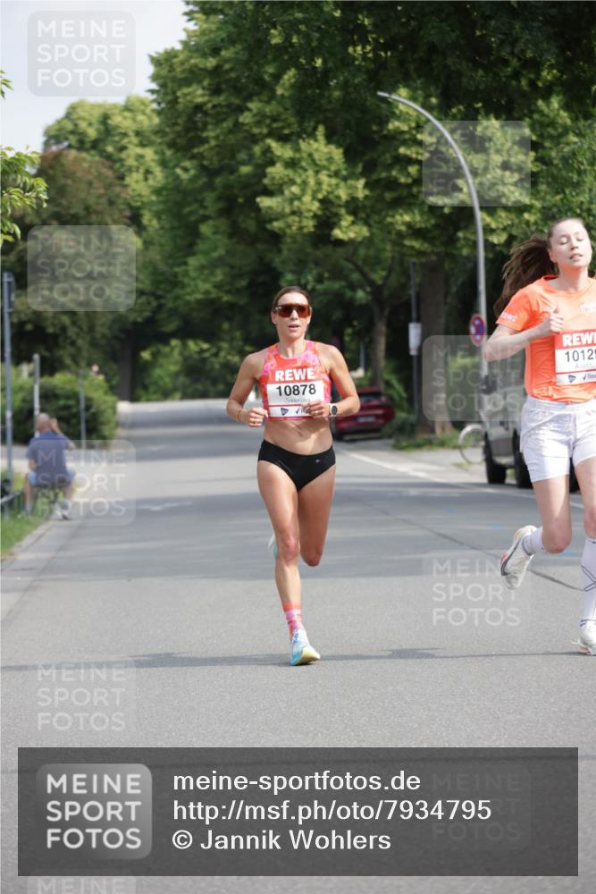 15.06.2025 - REWE Women's Run Jannik Wohlers http://msf.ph/oto/7934795 15.06.2025 08:37:53 Laufen 10878, 1012 meine-sportfotos.de