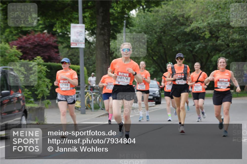 15.06.2025 - REWE Women's Run Jannik Wohlers http://msf.ph/oto/7934804 15.06.2025 08:25:47 Laufen 10193, 10176, 10070, 10069, 10016, 10754, 10071 meine-sportfotos.de