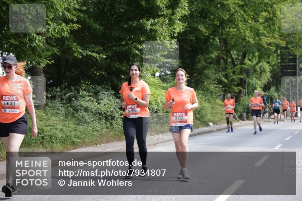 15.06.2025 - REWE Women's Run Jannik Wohlers http://msf.ph/oto/7934807 15.06.2025 10:12:28 Laufen 5630, 5296, 5541 meine-sportfotos.de