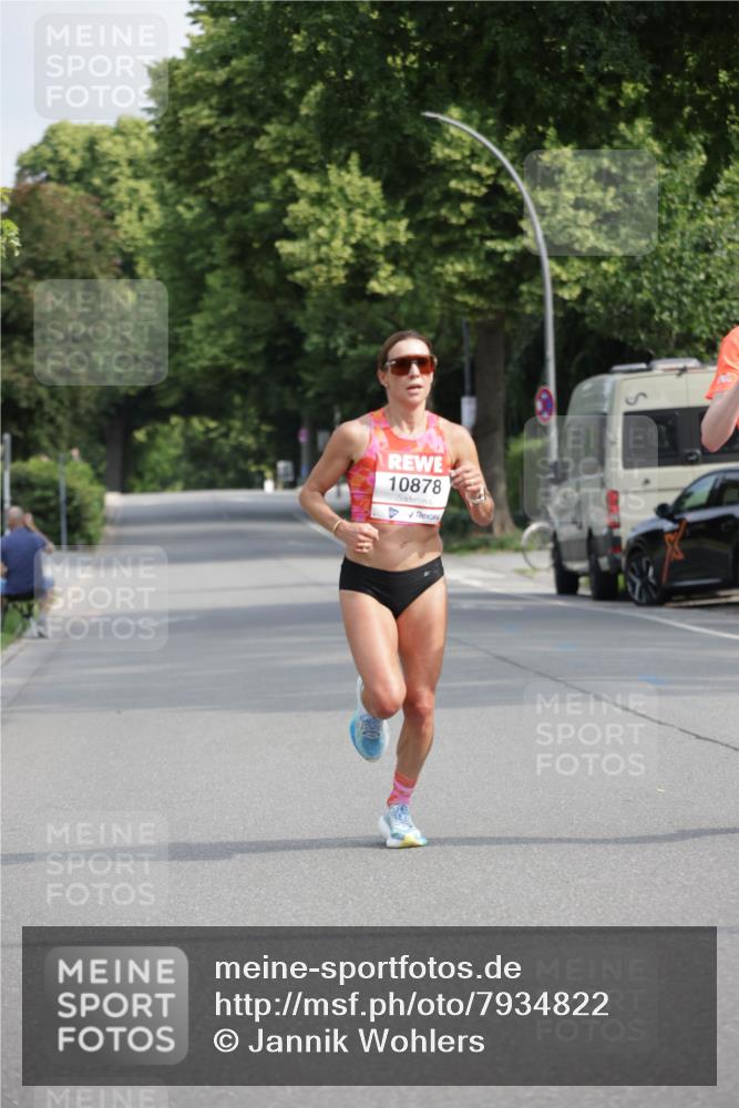 15.06.2025 - REWE Women's Run Jannik Wohlers http://msf.ph/oto/7934822 15.06.2025 08:37:54 Laufen 10878 meine-sportfotos.de