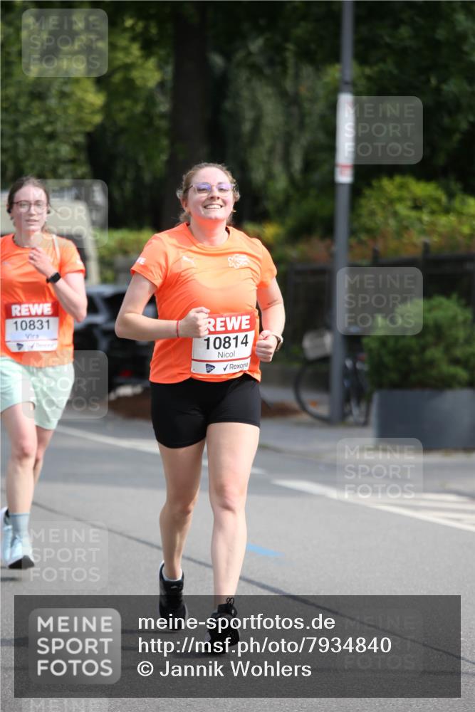 15.06.2025 - REWE Women's Run Jannik Wohlers http://msf.ph/oto/7934840 15.06.2025 09:52:38 Laufen 10831, 10814 meine-sportfotos.de