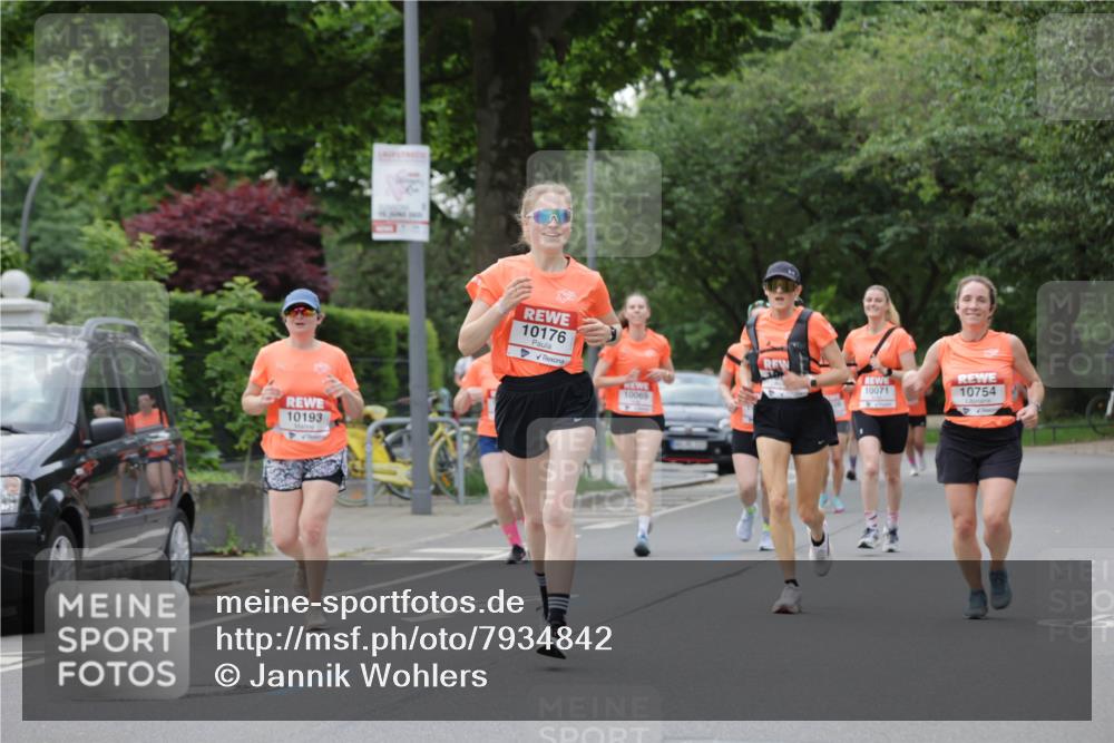 15.06.2025 - REWE Women's Run Jannik Wohlers http://msf.ph/oto/7934842 15.06.2025 08:25:47 Laufen 10193, 10176, 10071, 10069, 10754 meine-sportfotos.de