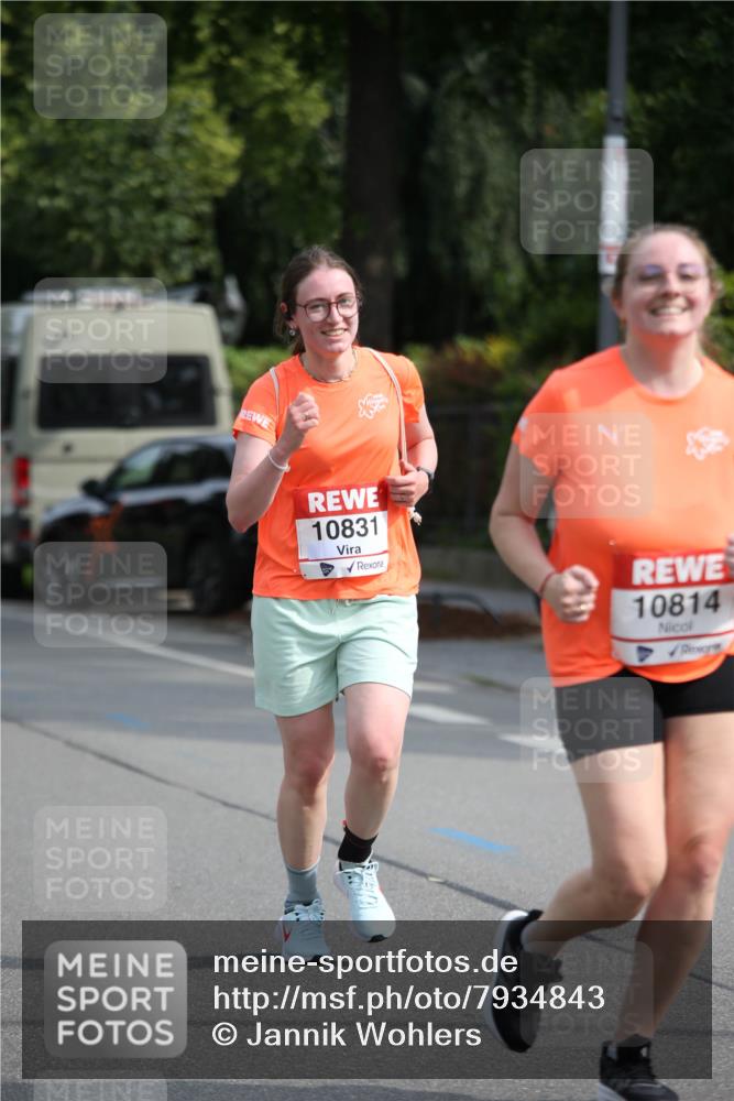 15.06.2025 - REWE Women's Run Jannik Wohlers http://msf.ph/oto/7934843 15.06.2025 09:52:39 Laufen 10831, 1081 meine-sportfotos.de