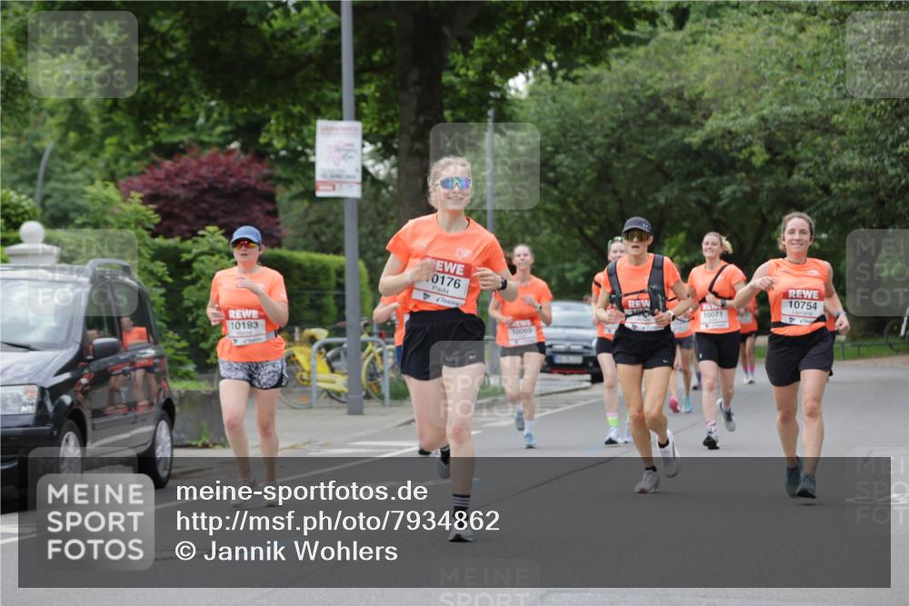 15.06.2025 - REWE Women's Run Jannik Wohlers http://msf.ph/oto/7934862 15.06.2025 08:25:47 Laufen 10193, 10176, 10754, 198, 10071, 10069 meine-sportfotos.de