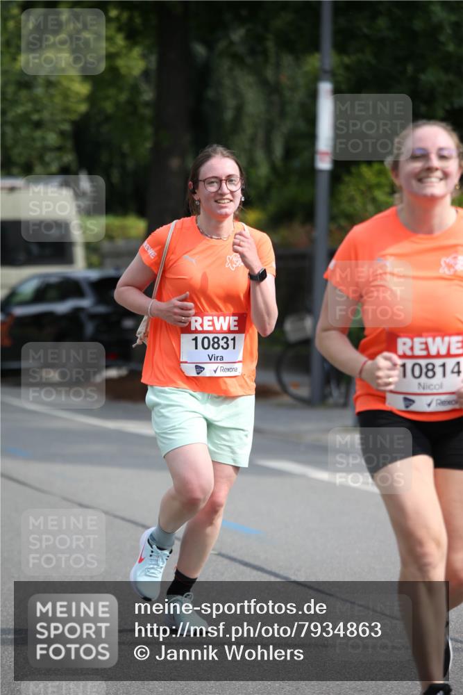 15.06.2025 - REWE Women's Run Jannik Wohlers http://msf.ph/oto/7934863 15.06.2025 09:52:40 Laufen 10831, 10814 meine-sportfotos.de