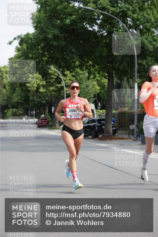 15.06.2025 - REWE Women's Run Jannik Wohlers http://msf.ph/oto/7934880 15.06.2025 08:37:54 Laufen 10876 meine-sportfotos.de