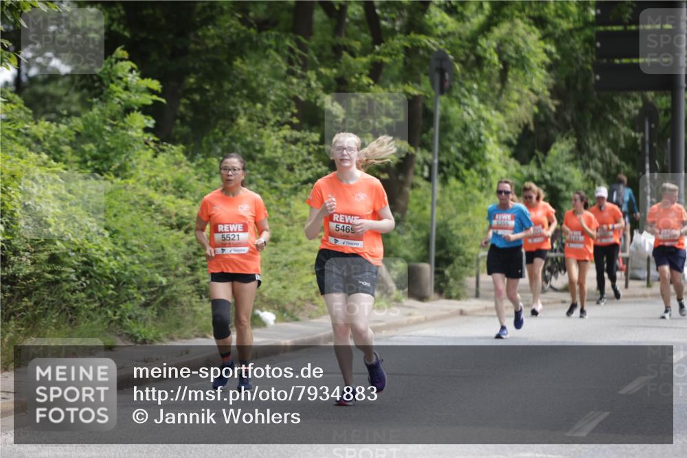 15.06.2025 - REWE Women's Run Jannik Wohlers http://msf.ph/oto/7934883 15.06.2025 10:12:31 Laufen 5521, 546, 5255 meine-sportfotos.de
