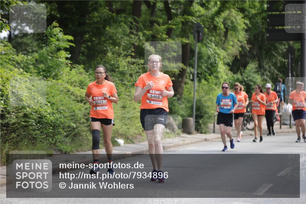 15.06.2025 - REWE Women's Run Jannik Wohlers http://msf.ph/oto/7934896 15.06.2025 10:12:31 Laufen 5521, 5469, 6255 meine-sportfotos.de
