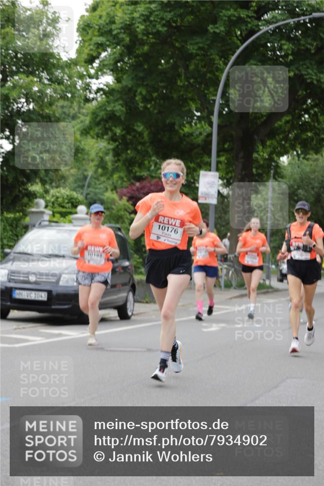 15.06.2025 - REWE Women's Run Jannik Wohlers http://msf.ph/oto/7934902 15.06.2025 08:25:48 Laufen 1043, 10176 meine-sportfotos.de