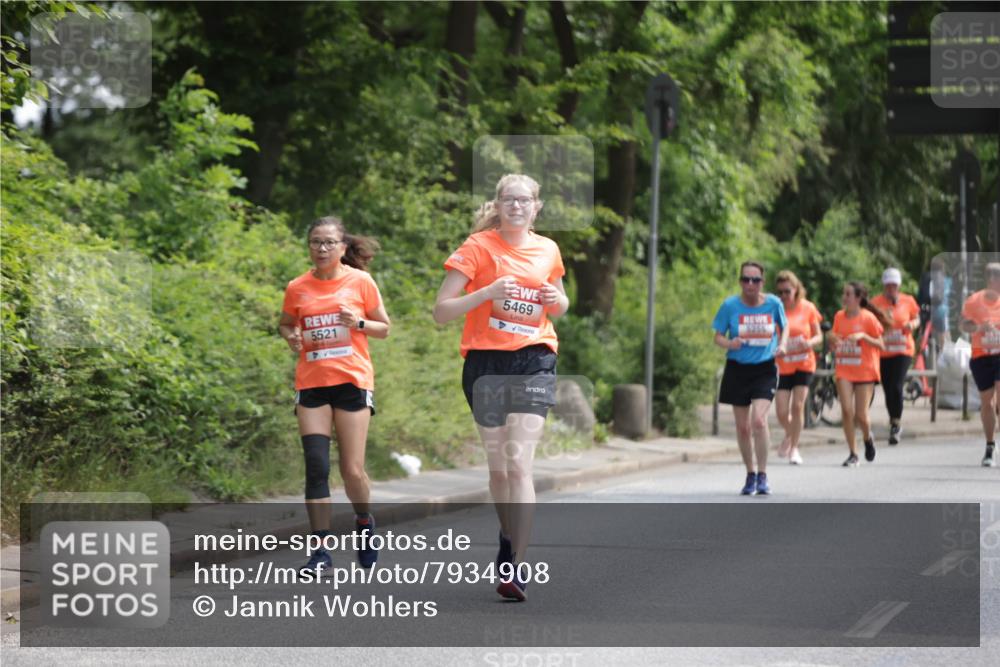 15.06.2025 - REWE Women's Run Jannik Wohlers http://msf.ph/oto/7934908 15.06.2025 10:12:31 Laufen 5521, 5469, 6265 meine-sportfotos.de