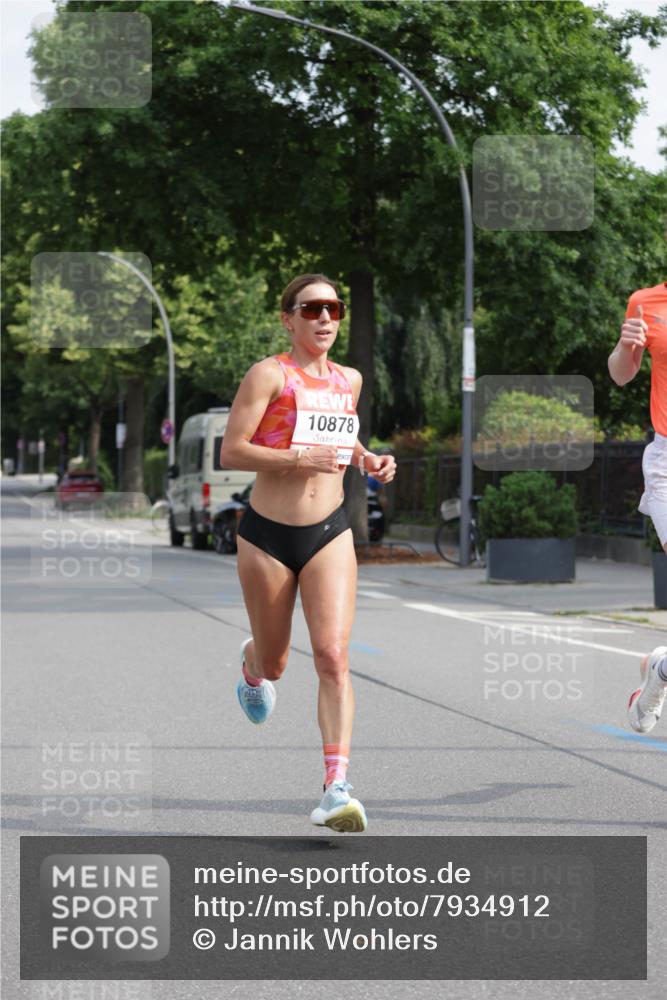15.06.2025 - REWE Women's Run Jannik Wohlers http://msf.ph/oto/7934912 15.06.2025 08:37:55 Laufen 10878 meine-sportfotos.de