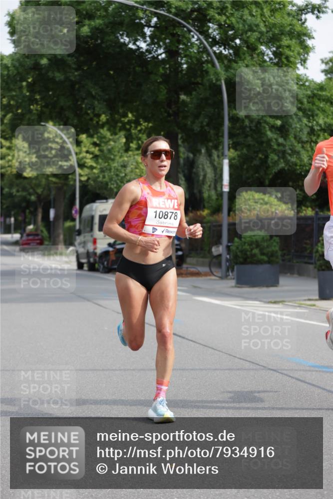 15.06.2025 - REWE Women's Run Jannik Wohlers http://msf.ph/oto/7934916 15.06.2025 08:37:55 Laufen 10878 meine-sportfotos.de