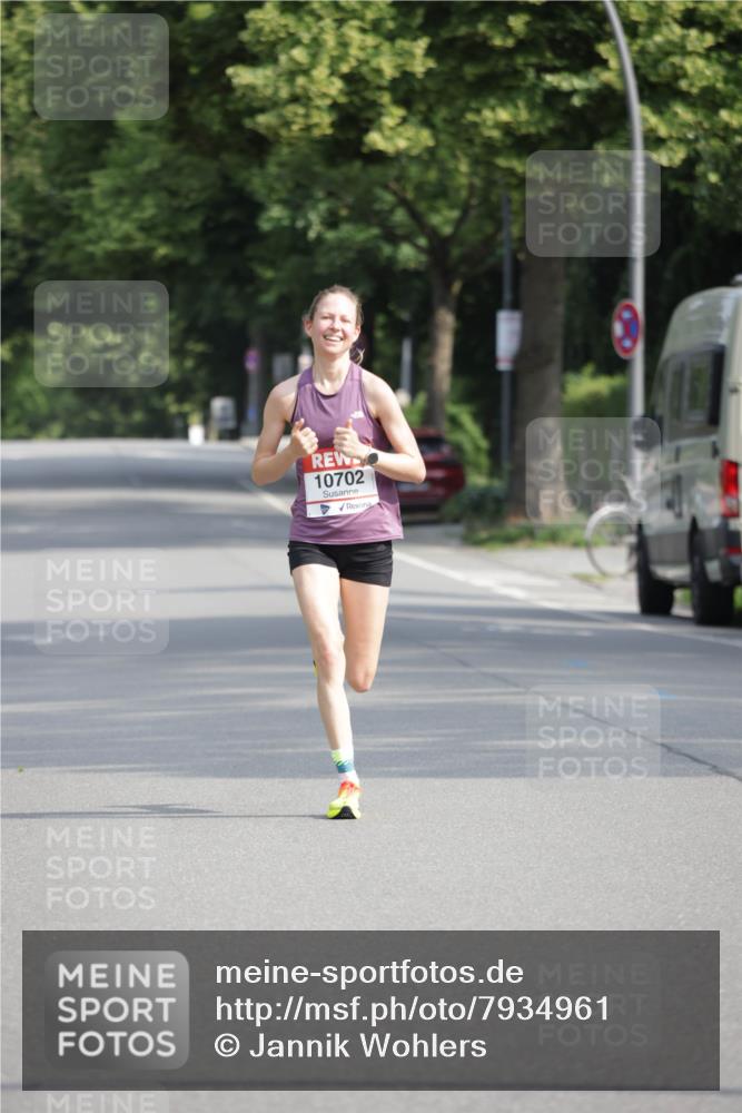 15.06.2025 - REWE Women's Run Jannik Wohlers http://msf.ph/oto/7934961 15.06.2025 08:38:43 Laufen 10702 meine-sportfotos.de
