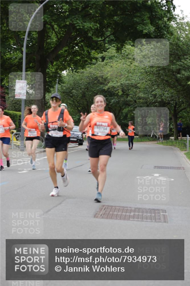 15.06.2025 - REWE Women's Run Jannik Wohlers http://msf.ph/oto/7934973 15.06.2025 08:25:49 Laufen 10069, 10754 meine-sportfotos.de