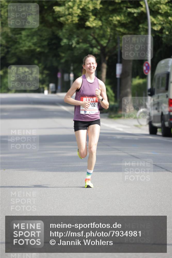 15.06.2025 - REWE Women's Run Jannik Wohlers http://msf.ph/oto/7934981 15.06.2025 08:38:44 Laufen 02 meine-sportfotos.de