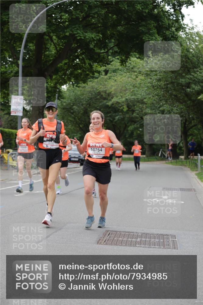 15.06.2025 - REWE Women's Run Jannik Wohlers http://msf.ph/oto/7934985 15.06.2025 08:25:49 Laufen 10069, 182, 10754 meine-sportfotos.de