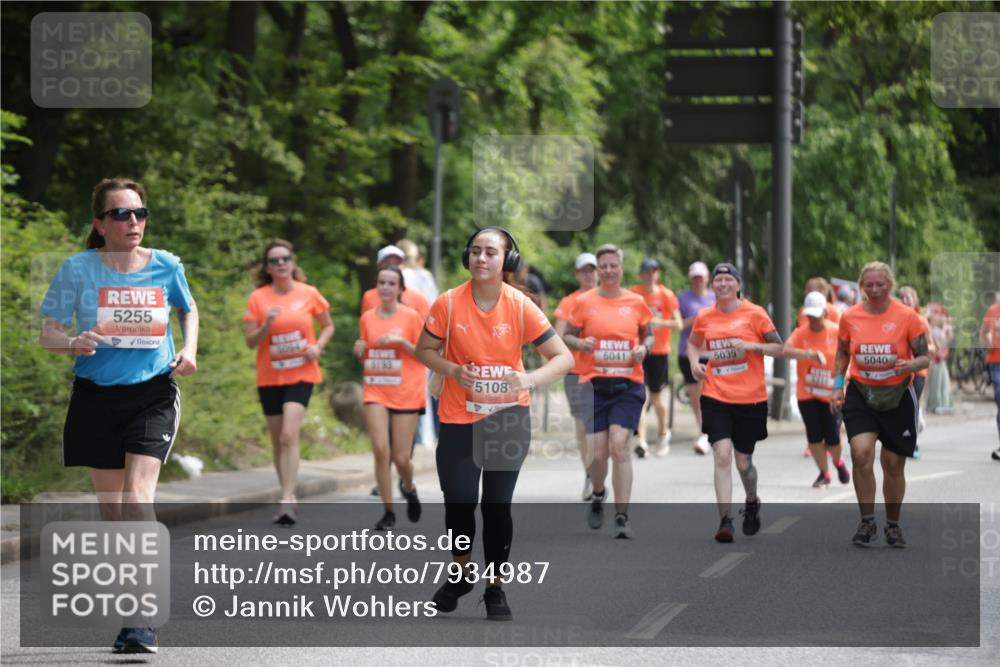 15.06.2025 - REWE Women's Run Jannik Wohlers http://msf.ph/oto/7934987 15.06.2025 10:12:38 Laufen 5255, 15064, 5193, 5041, 5039, 5108, 5040 meine-sportfotos.de