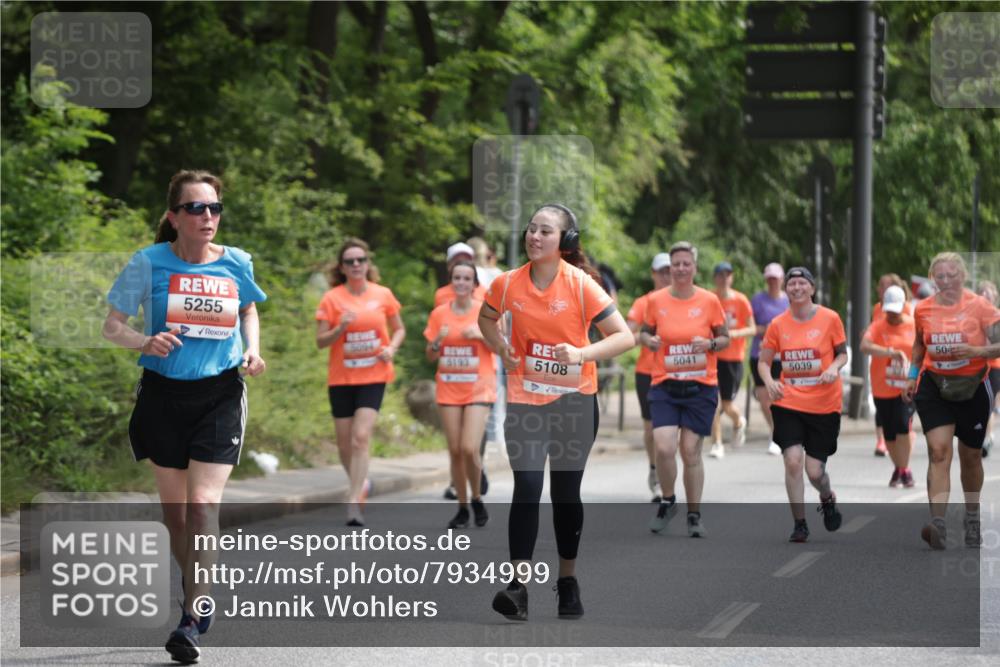15.06.2025 - REWE Women's Run Jannik Wohlers http://msf.ph/oto/7934999 15.06.2025 10:12:38 Laufen 5255, 5091, 5041, 5039, 5193, 5108, 504 meine-sportfotos.de