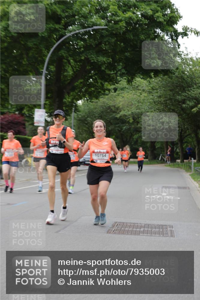 15.06.2025 - REWE Women's Run Jannik Wohlers http://msf.ph/oto/7935003 15.06.2025 08:25:50 Laufen 10754 meine-sportfotos.de