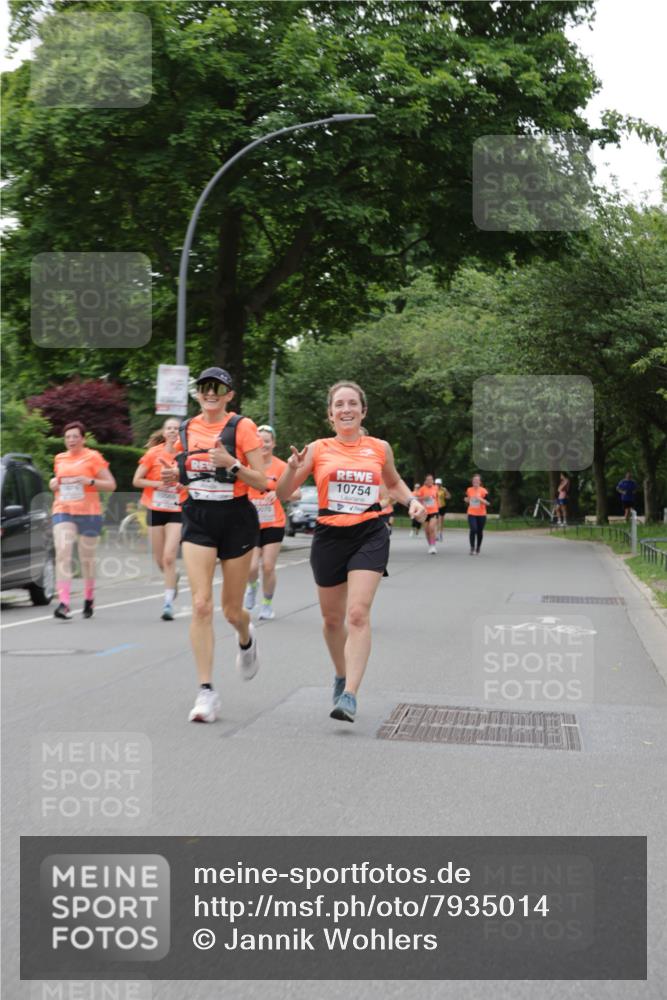 15.06.2025 - REWE Women's Run Jannik Wohlers http://msf.ph/oto/7935014 15.06.2025 08:25:50 Laufen 1070, 10754 meine-sportfotos.de