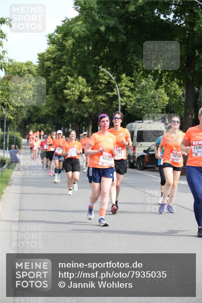 15.06.2025 - REWE Women's Run Jannik Wohlers http://msf.ph/oto/7935035 15.06.2025 09:52:53 Laufen 0755, 10303, 33, 10735, 1085 meine-sportfotos.de
