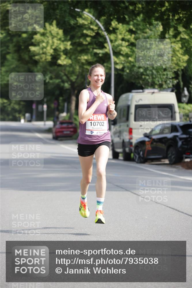 15.06.2025 - REWE Women's Run Jannik Wohlers http://msf.ph/oto/7935038 15.06.2025 08:38:45 Laufen 10702 meine-sportfotos.de