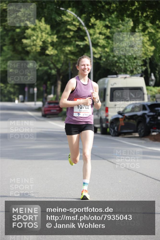 15.06.2025 - REWE Women's Run Jannik Wohlers http://msf.ph/oto/7935043 15.06.2025 08:38:45 Laufen 10702 meine-sportfotos.de