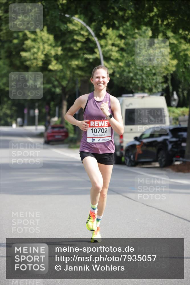 15.06.2025 - REWE Women's Run Jannik Wohlers http://msf.ph/oto/7935057 15.06.2025 08:38:45 Laufen 10702 meine-sportfotos.de