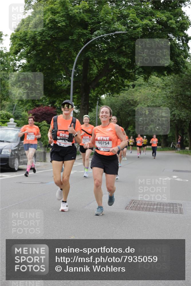 15.06.2025 - REWE Women's Run Jannik Wohlers http://msf.ph/oto/7935059 15.06.2025 08:25:50 Laufen 10016, 1009, 10070, 10754 meine-sportfotos.de