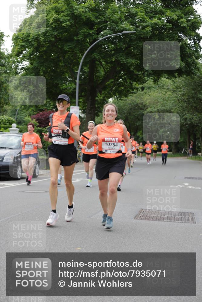 15.06.2025 - REWE Women's Run Jannik Wohlers http://msf.ph/oto/7935071 15.06.2025 08:25:50 Laufen 10016, 10754 meine-sportfotos.de
