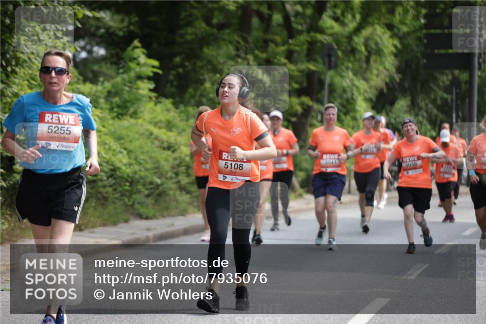 15.06.2025 - REWE Women's Run Jannik Wohlers http://msf.ph/oto/7935076 15.06.2025 10:12:41 Laufen 5255, 5108, 6041, 6030 meine-sportfotos.de