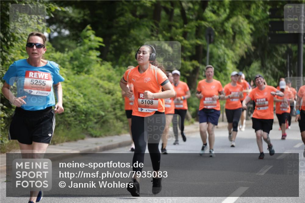 15.06.2025 - REWE Women's Run Jannik Wohlers http://msf.ph/oto/7935083 15.06.2025 10:12:41 Laufen 5255, 5108, 6041, 6030 meine-sportfotos.de