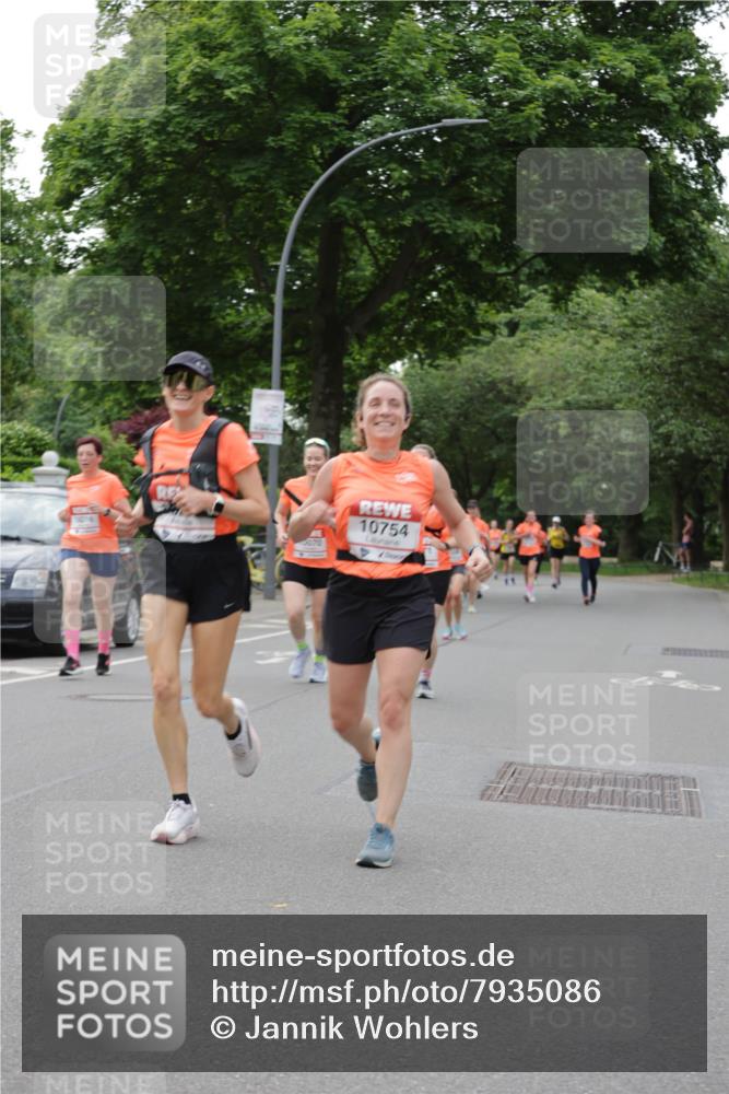 15.06.2025 - REWE Women's Run Jannik Wohlers http://msf.ph/oto/7935086 15.06.2025 08:25:51 Laufen 10754 meine-sportfotos.de