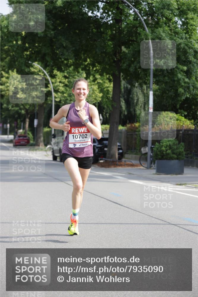 15.06.2025 - REWE Women's Run Jannik Wohlers http://msf.ph/oto/7935090 15.06.2025 08:38:46 Laufen 10702 meine-sportfotos.de