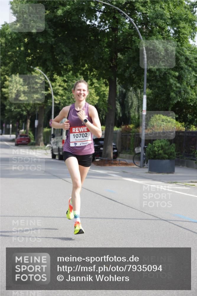 15.06.2025 - REWE Women's Run Jannik Wohlers http://msf.ph/oto/7935094 15.06.2025 08:38:46 Laufen 10702 meine-sportfotos.de