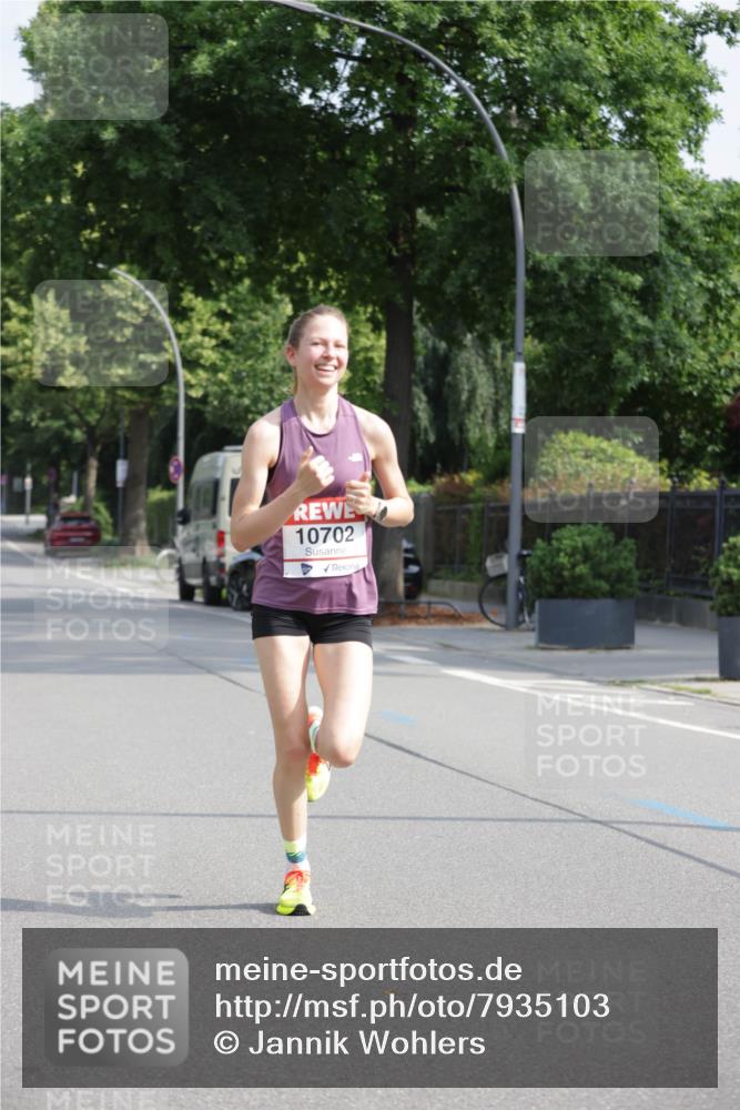 15.06.2025 - REWE Women's Run Jannik Wohlers http://msf.ph/oto/7935103 15.06.2025 08:38:46 Laufen 10702 meine-sportfotos.de