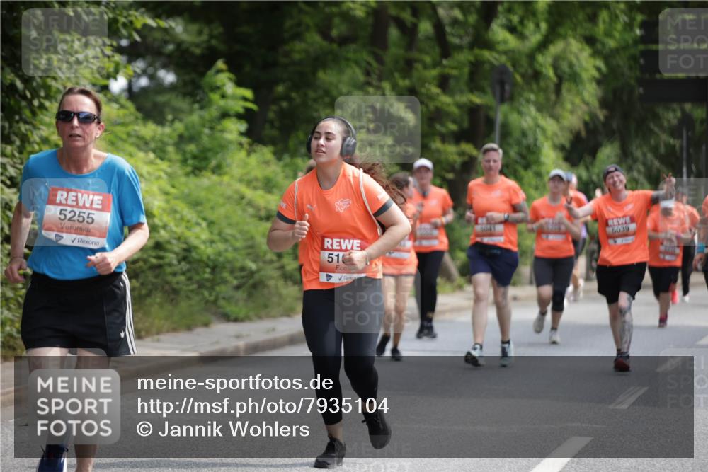 15.06.2025 - REWE Women's Run Jannik Wohlers http://msf.ph/oto/7935104 15.06.2025 10:12:41 Laufen 5255, 51, 6041, 6030 meine-sportfotos.de