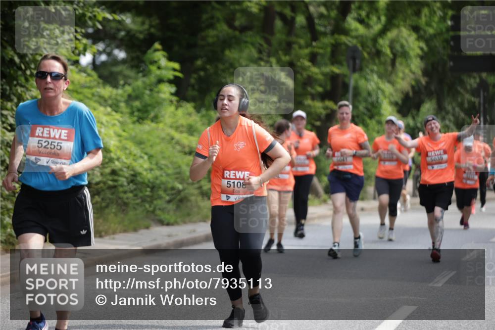 15.06.2025 - REWE Women's Run Jannik Wohlers http://msf.ph/oto/7935113 15.06.2025 10:12:41 Laufen 5255, 5108, 6030 meine-sportfotos.de